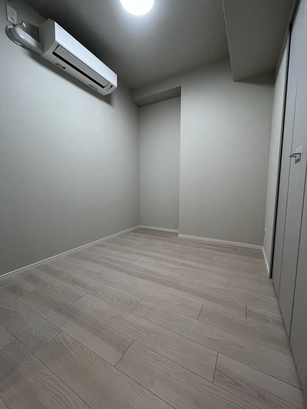 Room image 13