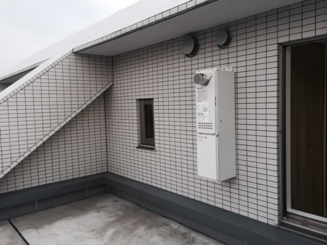 Room image 8