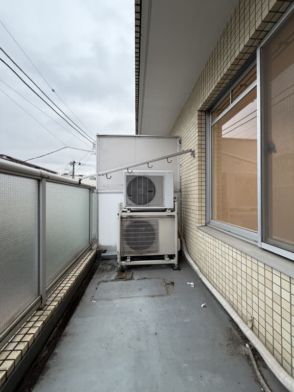 Room image 12