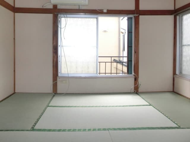 Room image 12