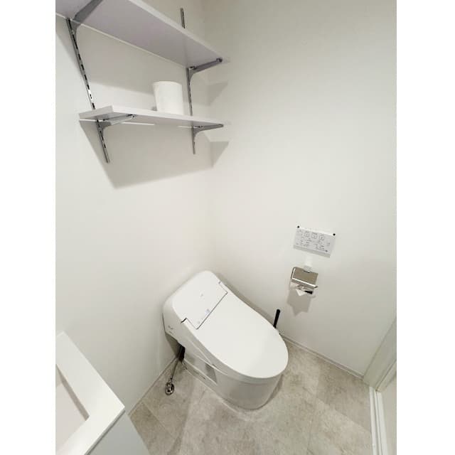 Room image 10