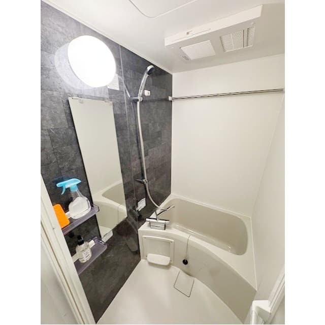 Room image 8
