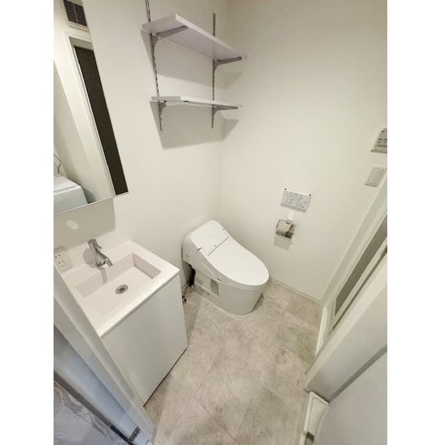 Room image 9