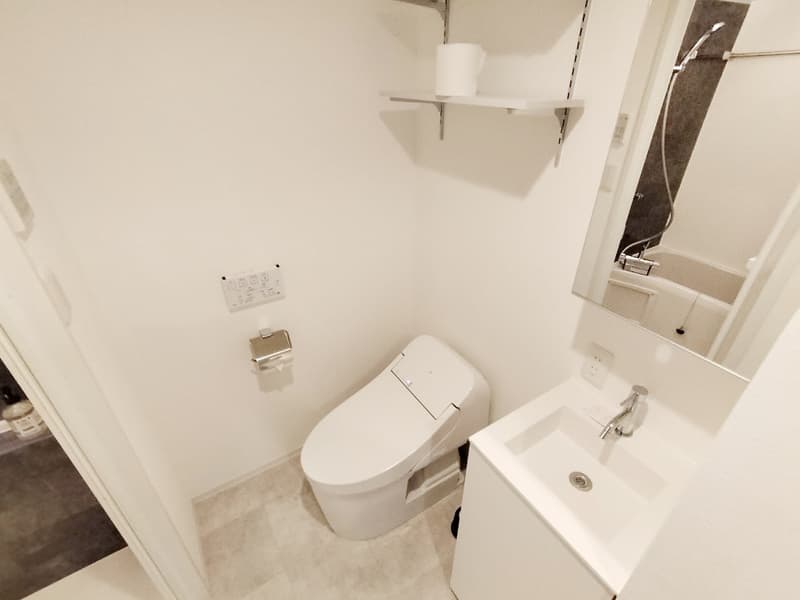 Room image 13