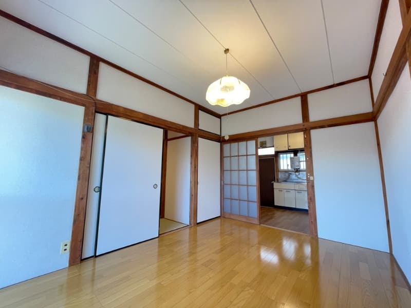 Room image 8