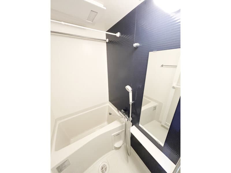 Room image 11