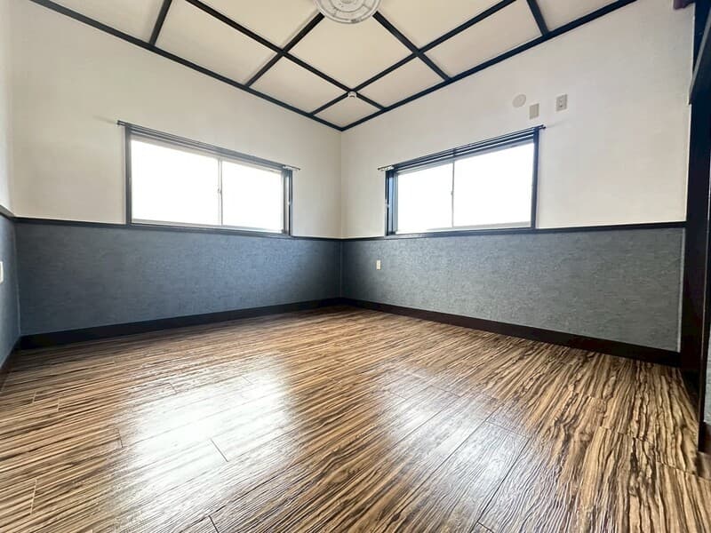 Room image 13
