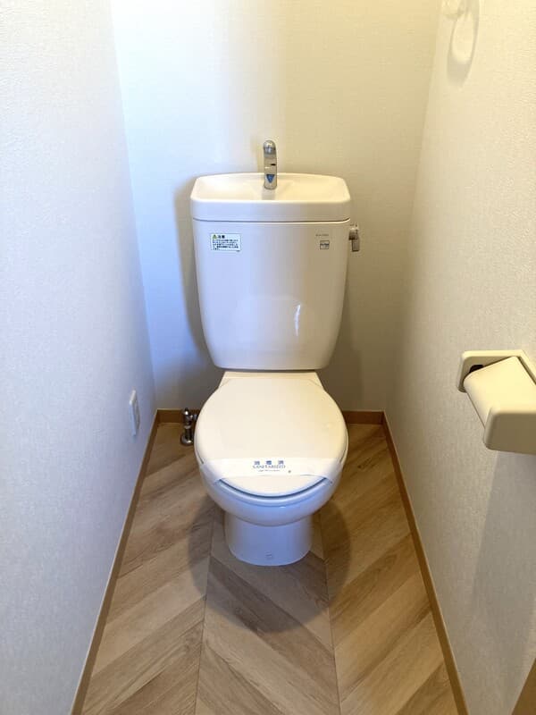 Room image 8