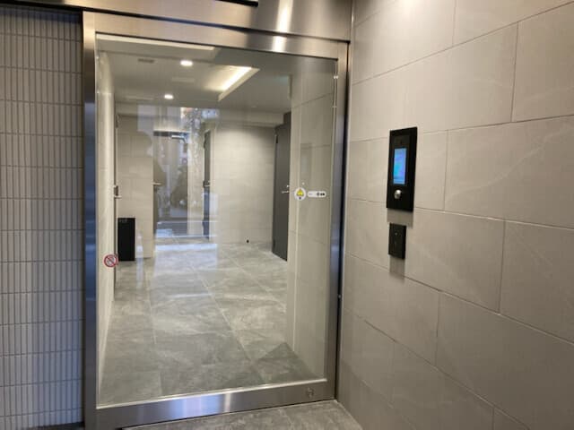Room image 11