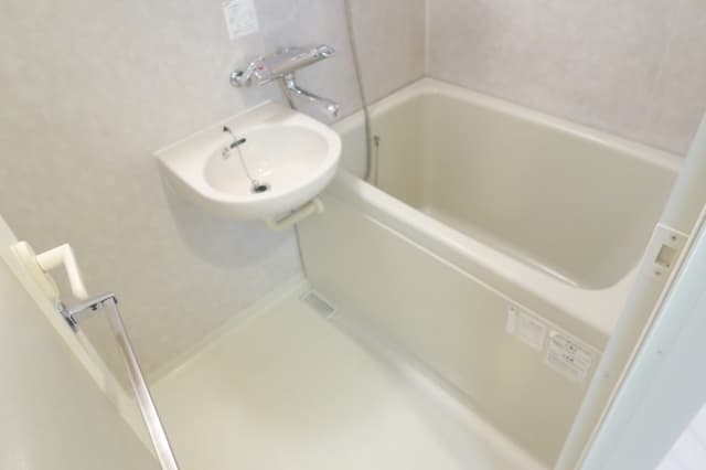 Room image 11