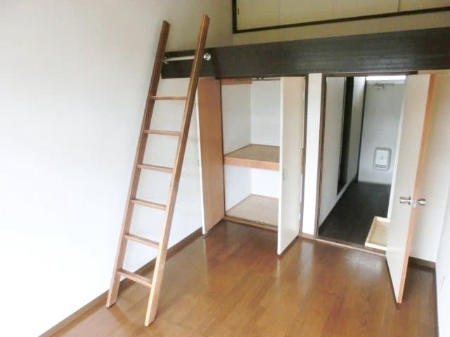 Room image 15