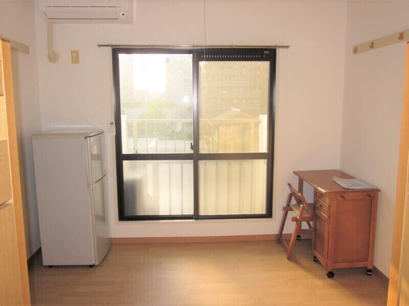 Room image 8