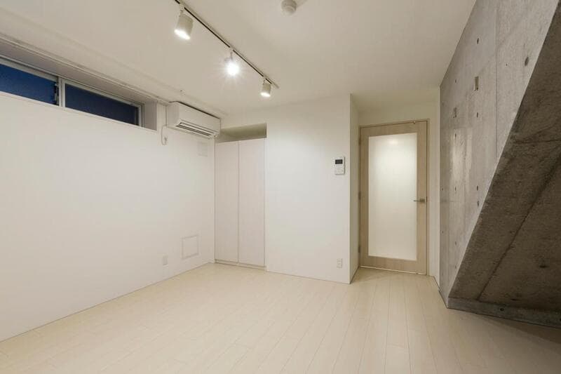 Room image 10