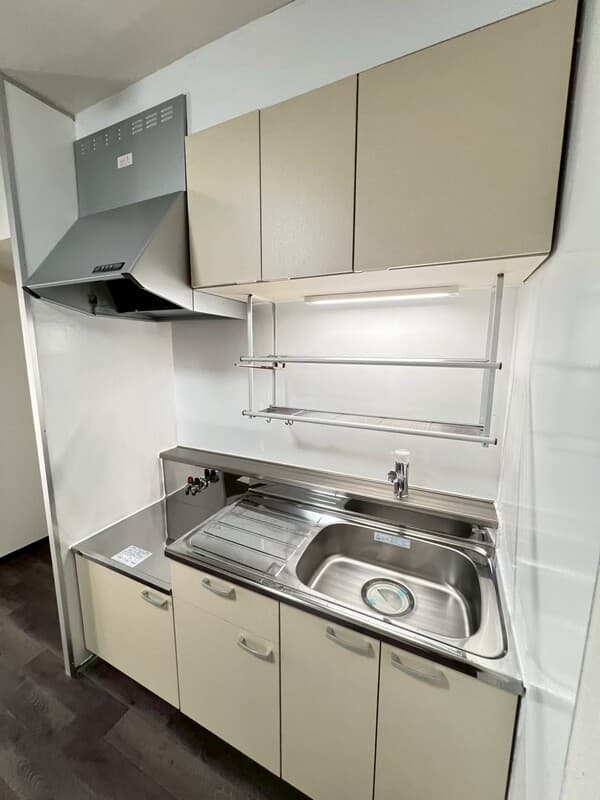 Room image 12