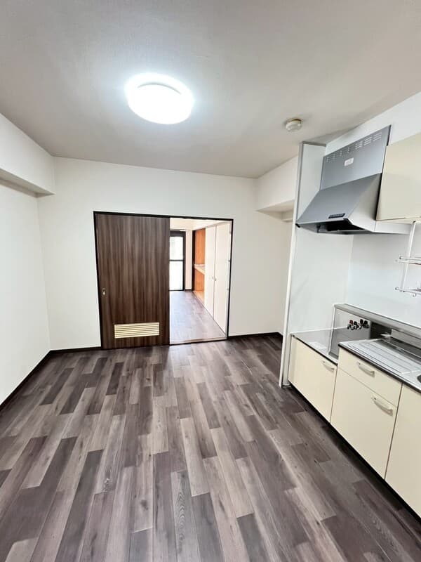 Room image 13