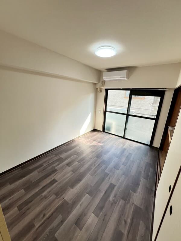 Room image 14