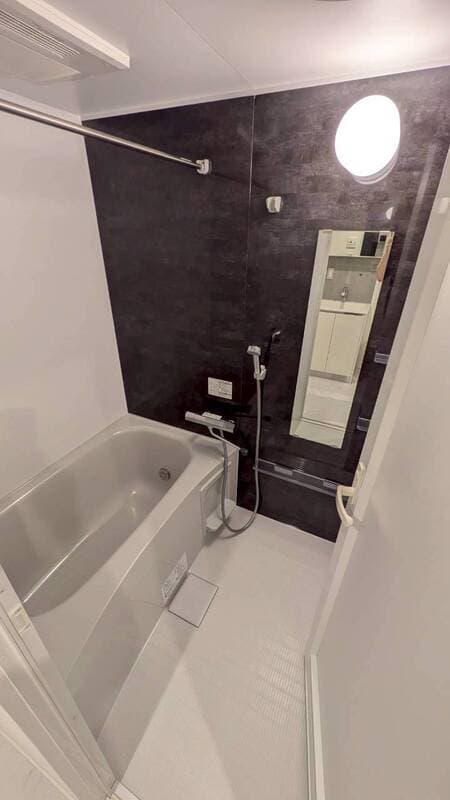 Room image 13