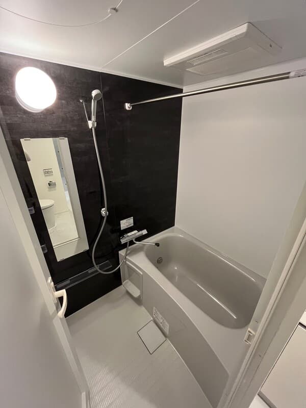 Room image 15