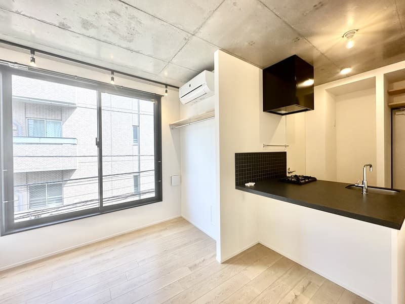 Room image 11