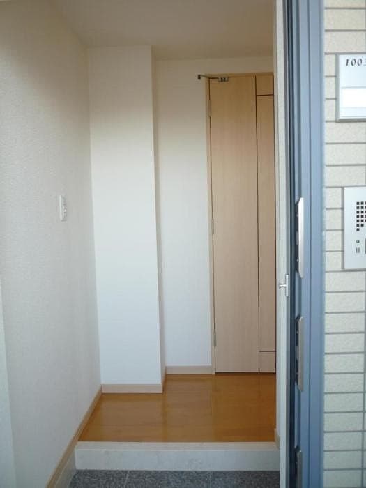 Room image 10