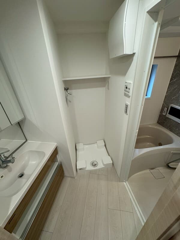 Room image 10
