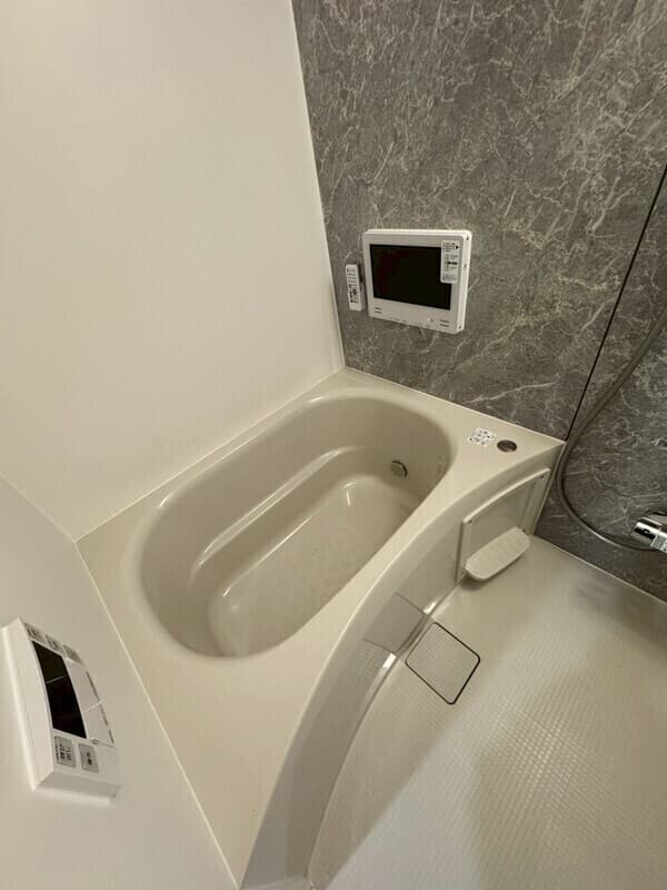Room image 10