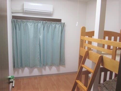 Room image 8