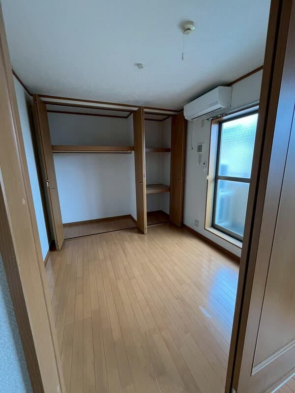 Room image 13