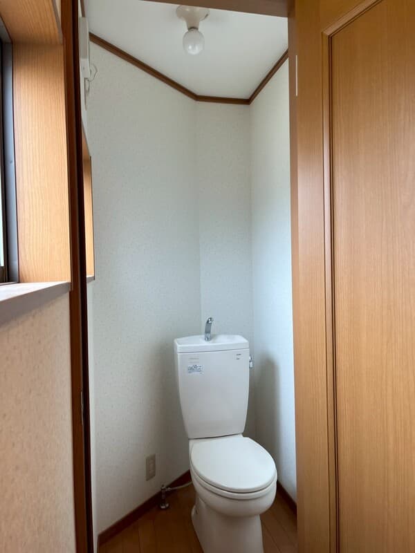 Room image 15
