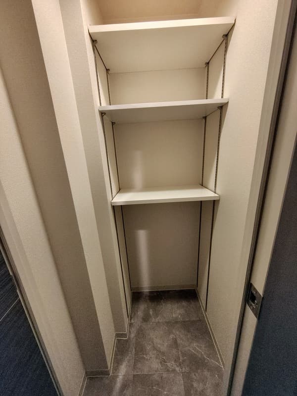Room image 12