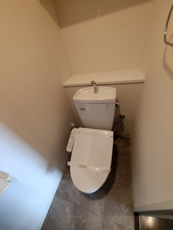 Room image 14