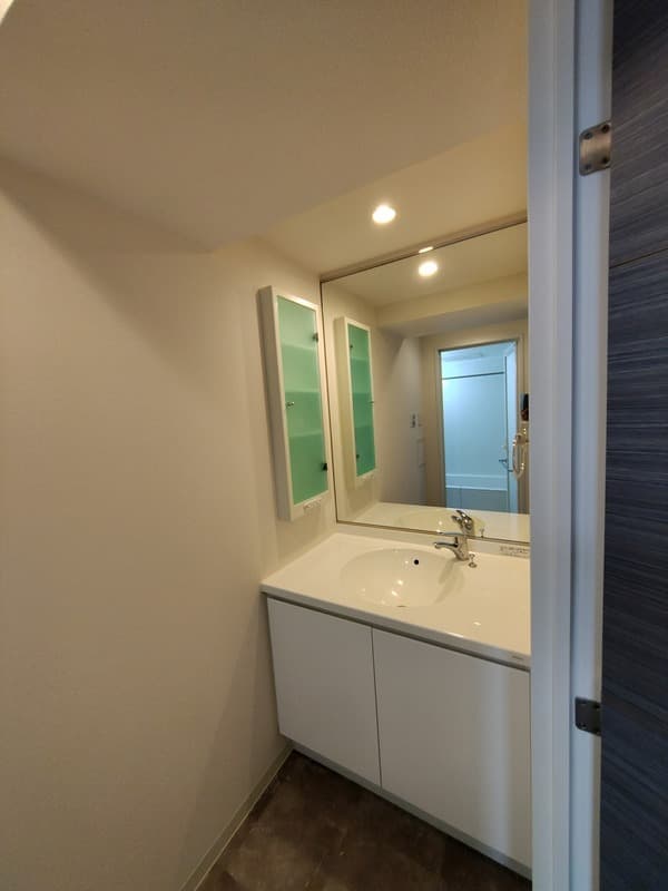 Room image 15