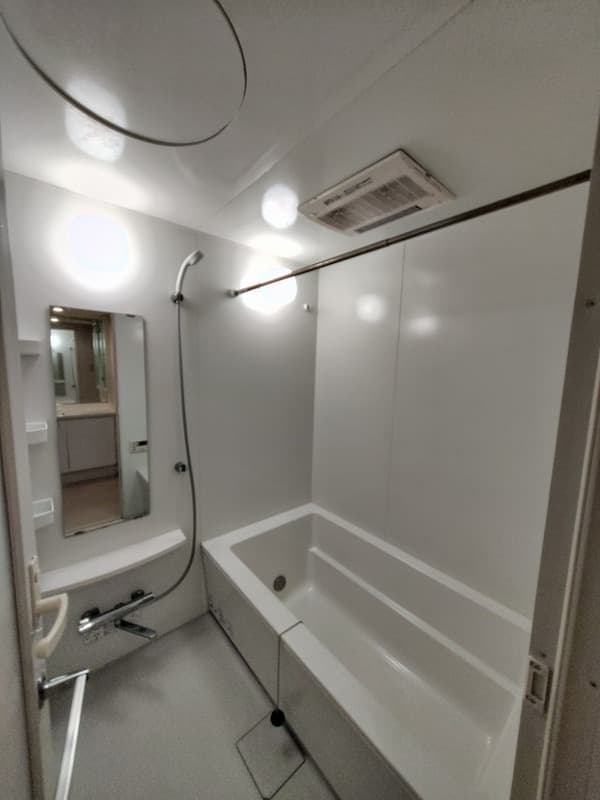Room image 13