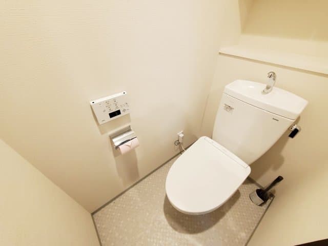 Room image 8