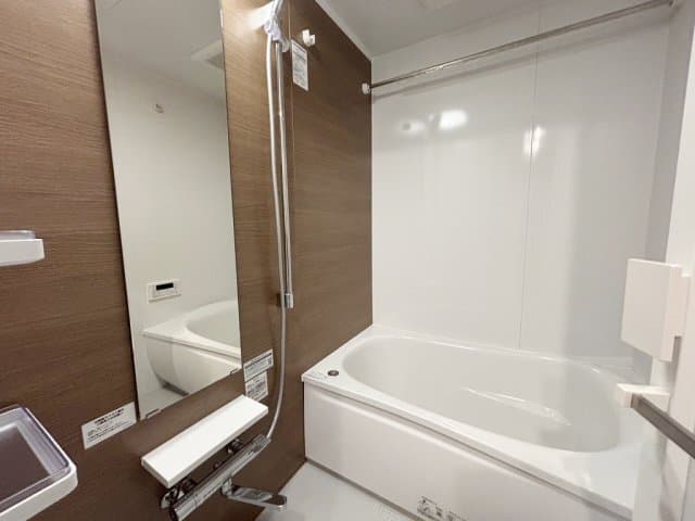 Room image 9