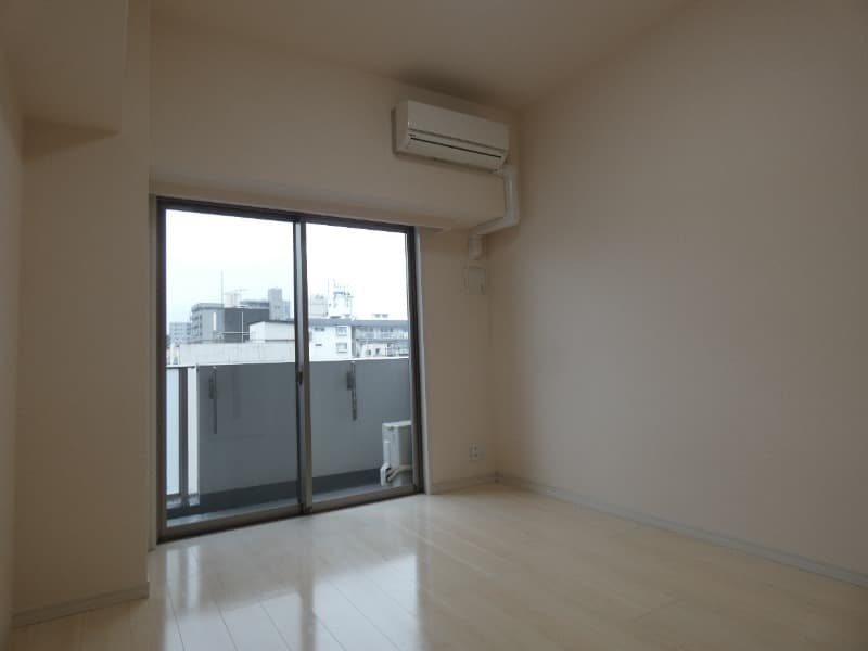Room image 15