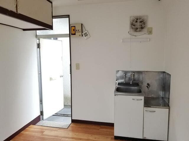 Room image 10