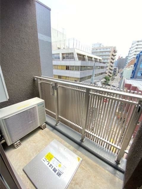 Room image 12