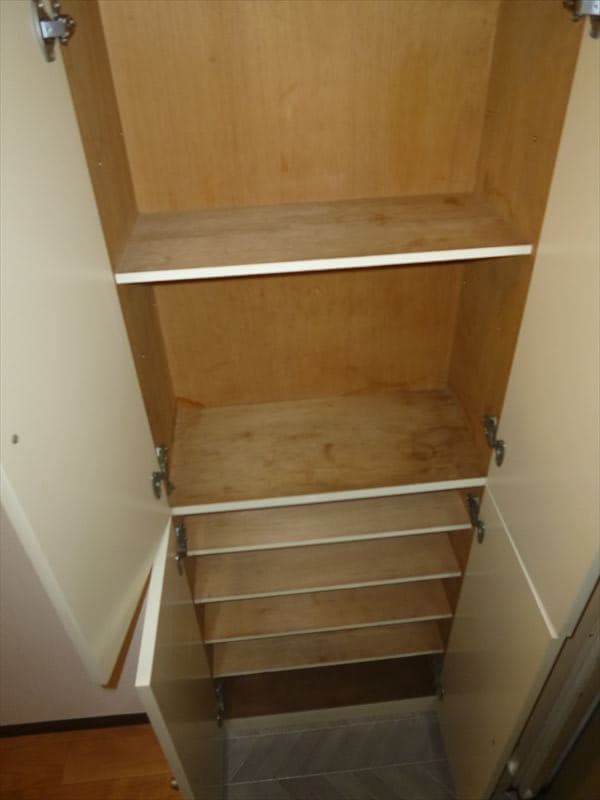 Room image 8