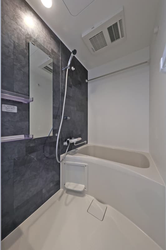 Room image 15