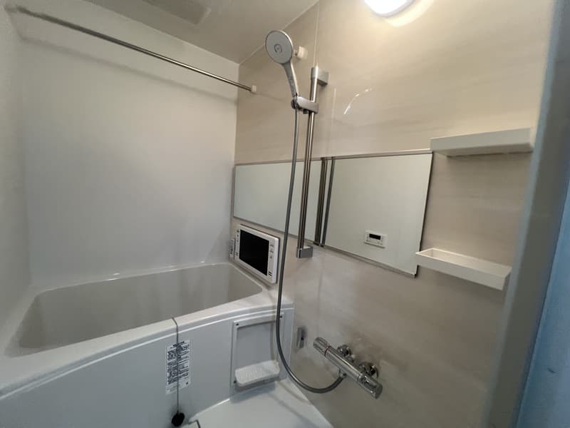 Room image 11