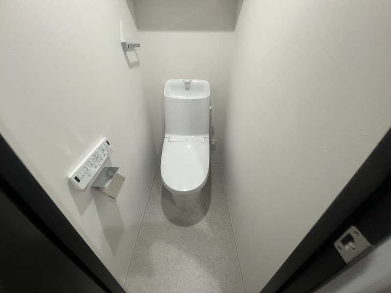 Room image 15