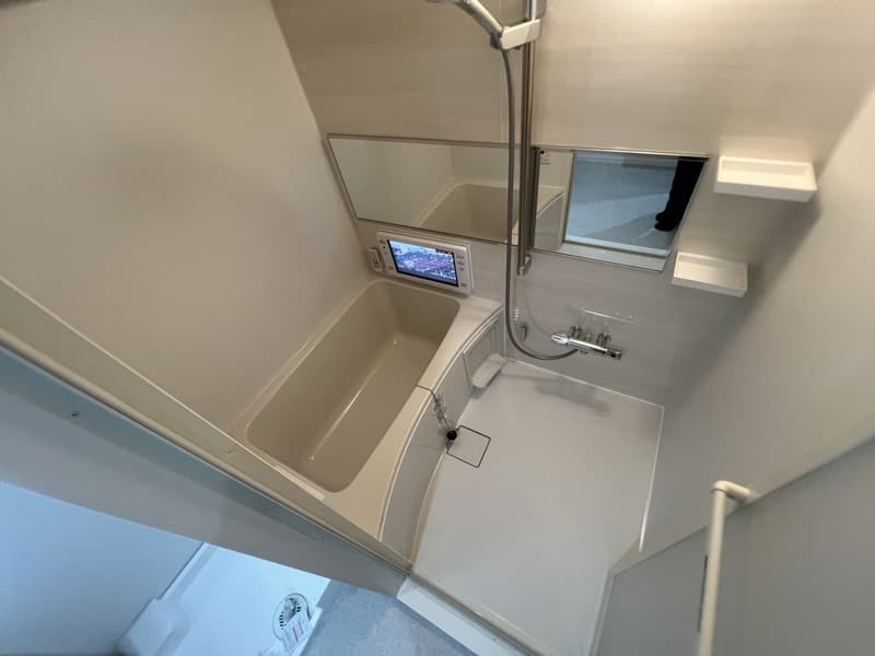 Room image 13