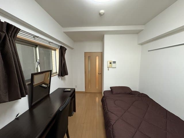 Room image 8