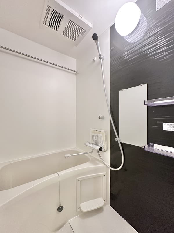 Room image 10