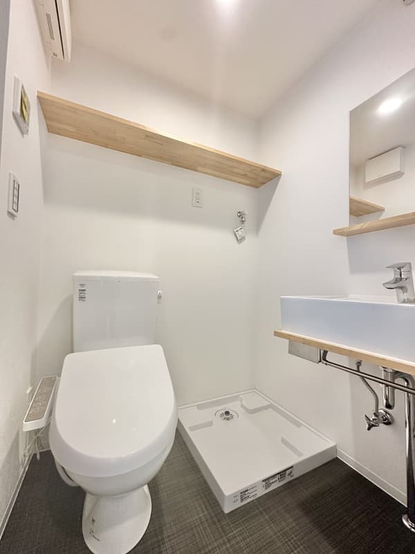 Room image 8