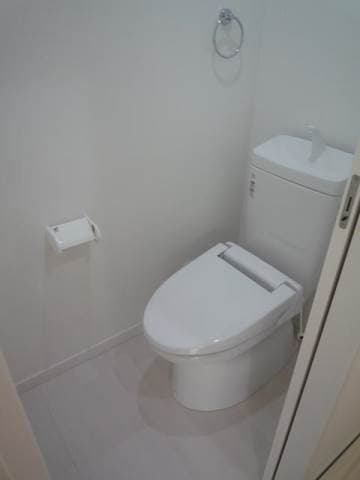 Room image 8