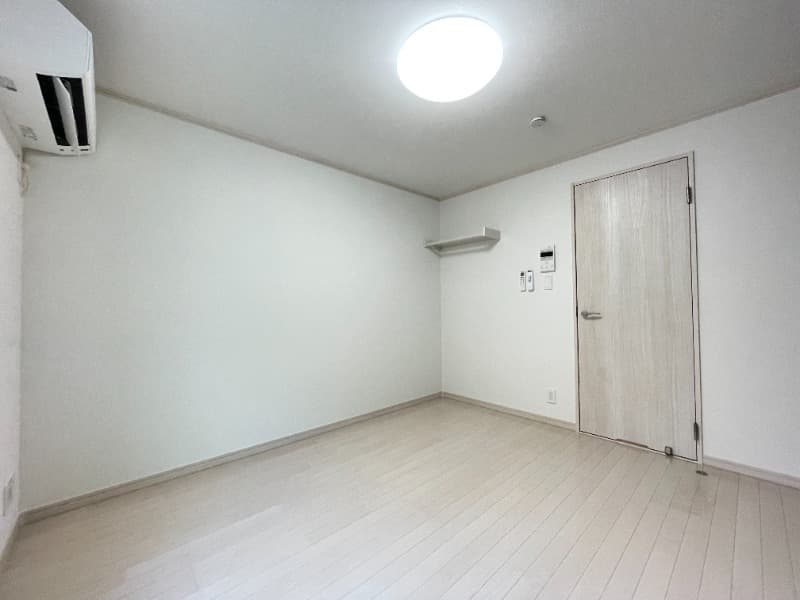 Room image 9
