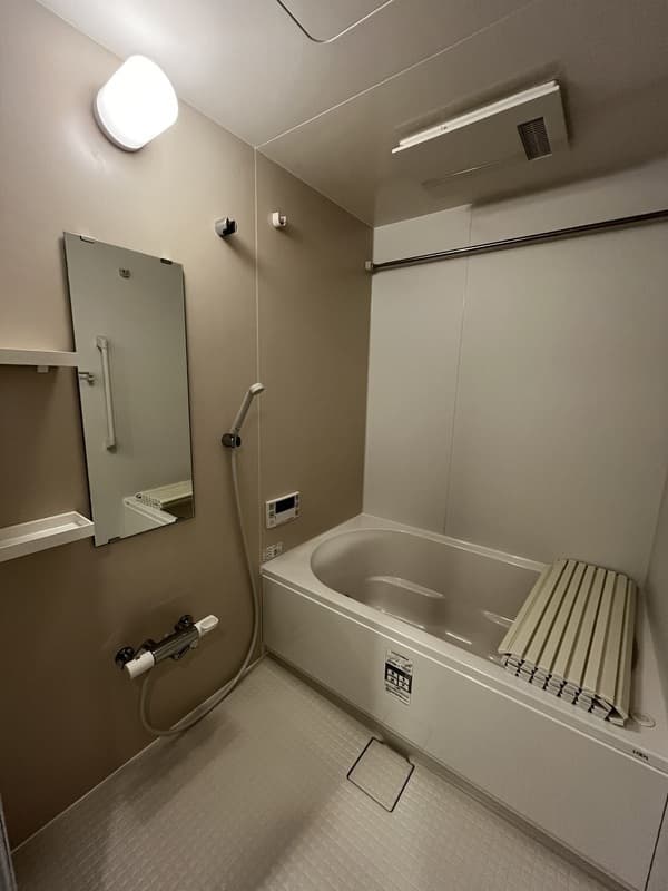 Room image 9