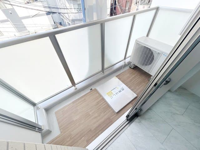Room image 10